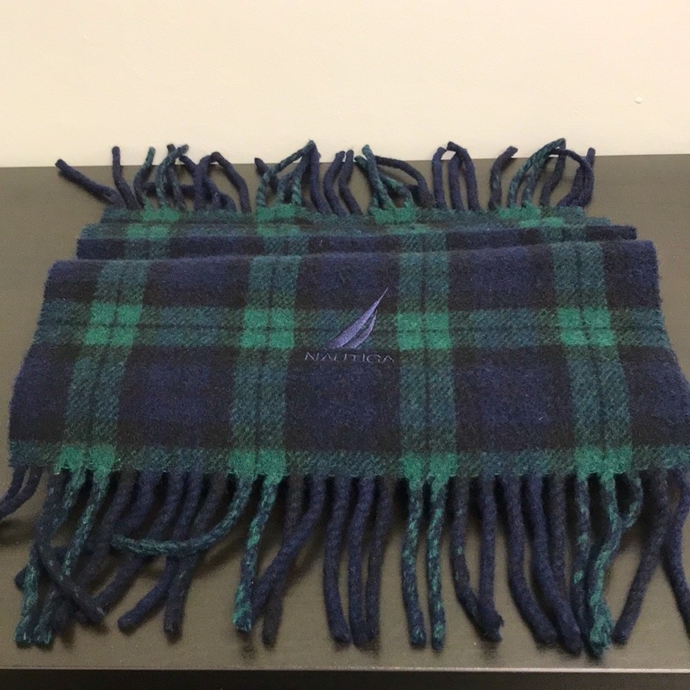Nautica wool blend scotch plaid reversible green navy scarf, Italy. Perfect